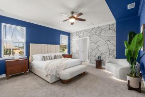 Unique Paradise 5BR, KING Bed, 3BA, GYM, POOL, BBQ