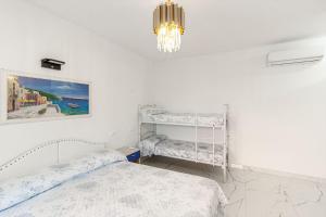 Modern flat with shared pool and terrace