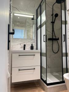 Bright Apartment in Paris Convention and Paris Expo