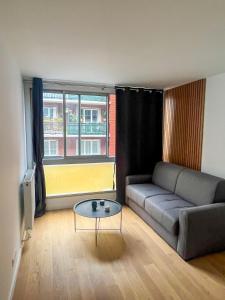 Bright Apartment in Paris Convention and Paris Expo