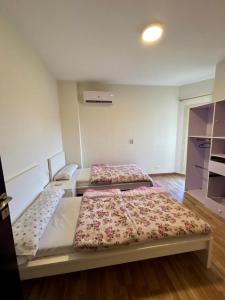 charming cozy retreat in the address compound