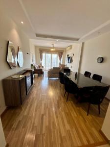 charming cozy retreat in the address compound