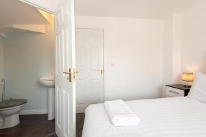 Thinford View 4 bed, 2bath, Parking, Garage