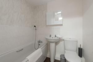 Thinford View 4 bed, 2bath, Parking, Garage