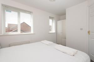 Thinford View 4 bed, 2bath, Parking, Garage