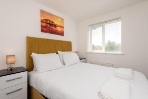 Thinford View 4 bed, 2bath, Parking, Garage