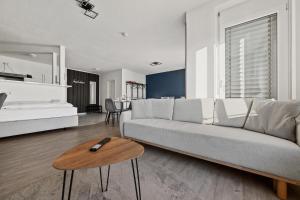 RANGE - 2 Apartments - Küche - WLAN - Netflix - Balkon - 1-6 Personen