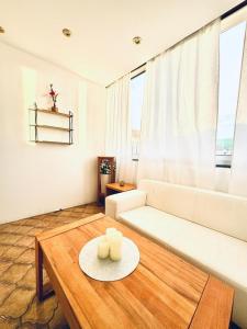 Comfy & Cozy 7 BR Villa Ideal for Groups, 16-Mins to Blumengärten