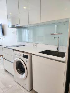 Prime 1BR in Sukhumvit 11 CentralStylishModern