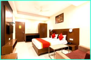 Ujjain Road Hotel Park Premium Palace Residency # Near Mahakaleswar Jyotirlinga Temple #Fully Air Conditioning Premium Room # Restaurant # Parking - Top Rated Hotel In Ujjain