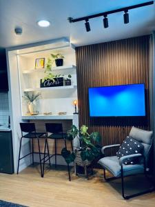 Smart Stay 2600 - North Cambridge Condo