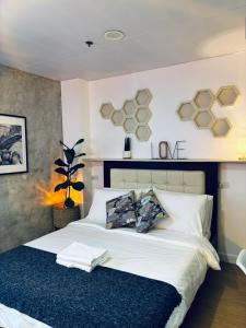 Smart Stay 2600 - North Cambridge Condo