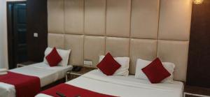 Airport Hotel The Paramont Palace Inn New Delhi