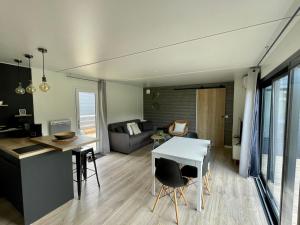 Charming ecolodge in a quiet area, heated poolyear Charente-Maritime