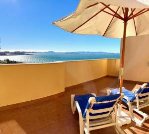 Beachfront penthouse in Residencial Dos Mares