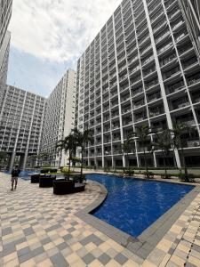 R Cabin - Shore Residences