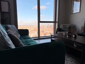 New Luxury 2 Bed Open Plan Apartment! City Centre