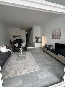 Townhouse Marbella Near Puerto banus-Heated Pool