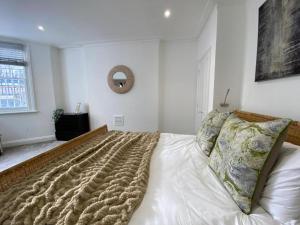 Elegant Garden Flat with Private Entrance