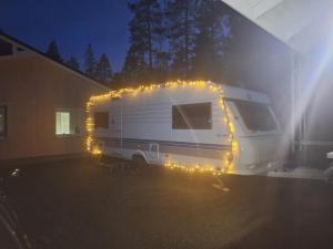 Proboost Arctic Center Cosy Caravan