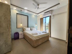 Candolim 1BHK Modern Apartment with Pool, Balcony and Contemporary Decor