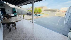 Casa a 40m do mar c Piscina e Ar Condicionado