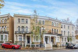 Well Appointed Garden Condo in Kensington Olympia