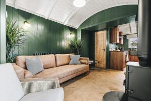 Nestledstays - The Hide