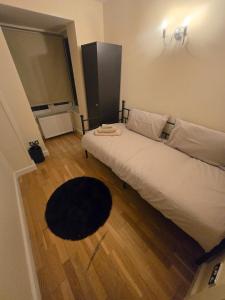 Apartment on De Parys Avenue, Bedford