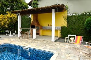 Pé na Areia com Piscina e Churrasqueira - 2 suítes