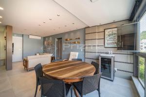 Apartamento de Alto Padrão com Rooftop 3 quartos na Praia Bombinhas com excelente localização