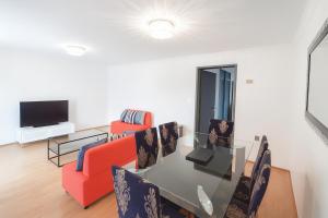 3 Bedroom Cozy House-Short and Long Stay