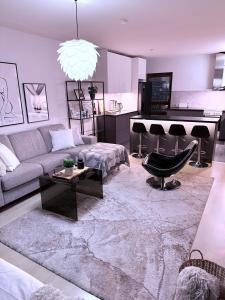 Aurora City penthouse