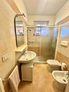 Apartment with garden, a stones throw from the lake