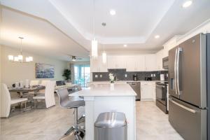 3120-201BB STOREY LAKE, CONDO 32 GARDEN VIEW