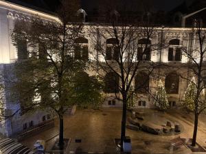 City Hall Deluxe Studio