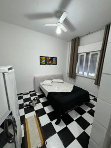 Apezinho em Cima do Mar - São Vicente