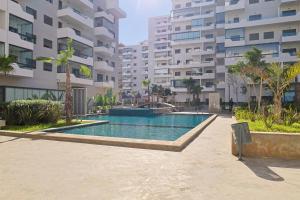 Cozy Modern Studio Near Zenâta Beach