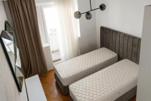 White Lounge Haustor