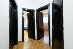 Urban Retreat - 2BR Flat Steps from Old Town