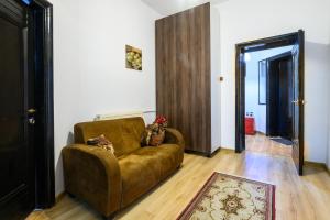 Urban Retreat - 2BR Flat Steps from Old Town
