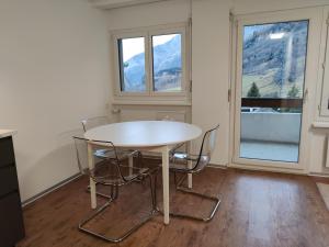 Big studio, just renovated, great views, with free parking