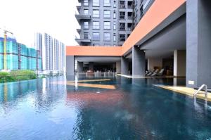 VSummer Suites by RR JBcity