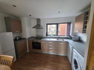2 bedroom flat with free parking