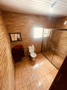 Chácara Com Piscina e Vista das Montanhas