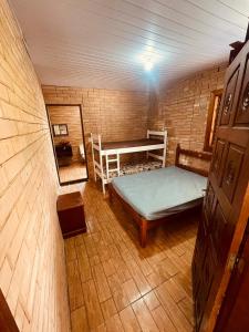 Chácara Com Piscina e Vista das Montanhas