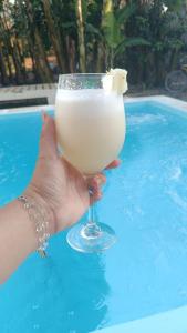 Maresias -Casa completa de temporada com piscina,1 km da praia aceitamos Pet