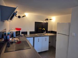 Chambre pour 2 personnes avec Clim Wi-Fi Salle de bain privée dans une maison partagée - Colocation de 3 chambres