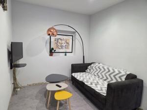 Chambre pour 2 personnes avec Clim Wi-Fi Salle de bain privée dans une maison partagée - Colocation de 3 chambres