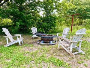 Countryside w HotTub Patio BBQ A plus Location